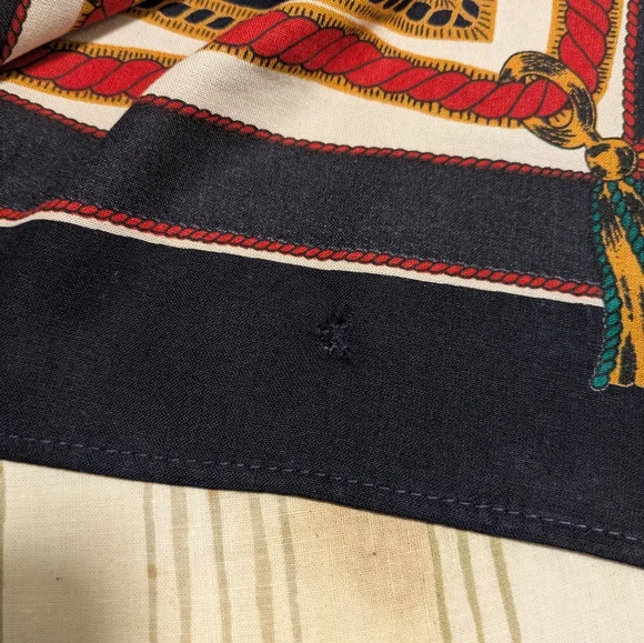 Evan Picone Wool Scarf/Shawl - Picture 5 of 6